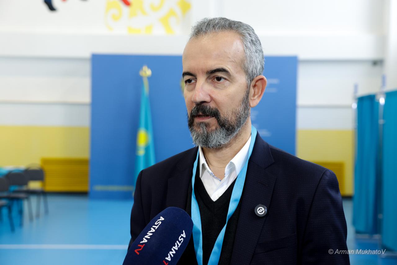 يليردجان چەليباشي: جاڭا كونستيتۋتسيا دەموكراتيالىق ستاندارتتاردى جاقسارتۋعا ىقپال ەتۋى مۇمكىن