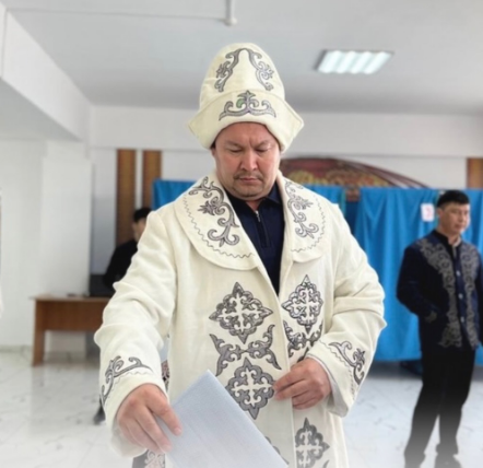 باتىس قازاقستاندا «جاڭگىر حان» داۋىس بەردى