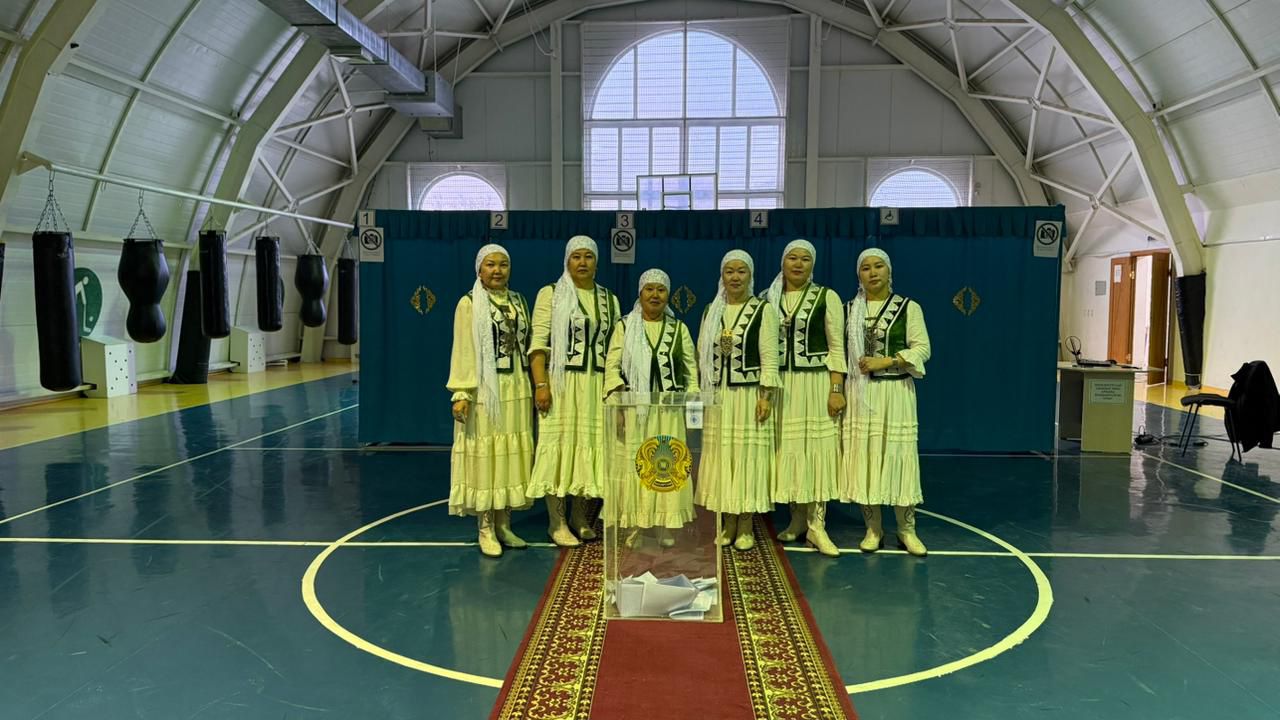 ماڭعىستاۋدا ءبىر اۋلەتتىڭ كەلىندەرى رەفەرەندۋمعا قاتىستى