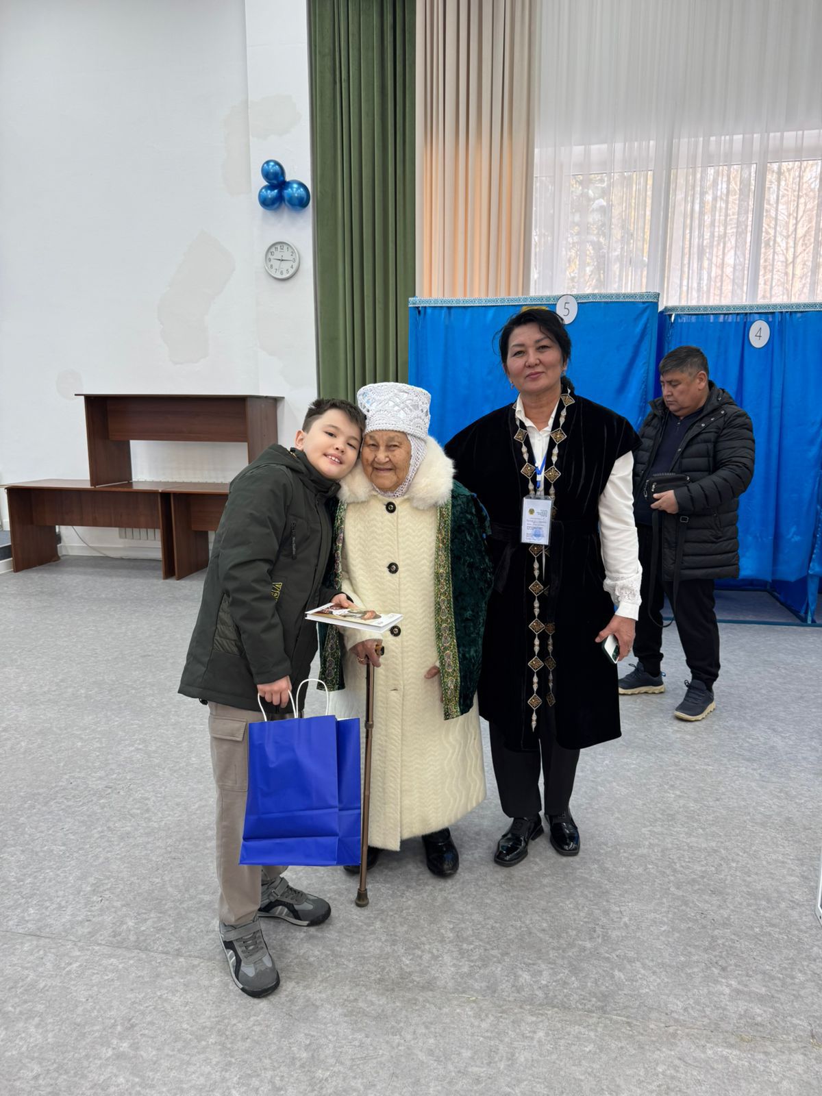 101 جاستاعى الماتى تۇرعىنى رەفەرەندۋمدا داۋىس بەردى