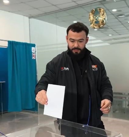 «JanaMen» جوباسىنىڭ قاتىسۋشىلارى رەفەرەندۋمدا ءوز تاڭداۋىن جاسادى