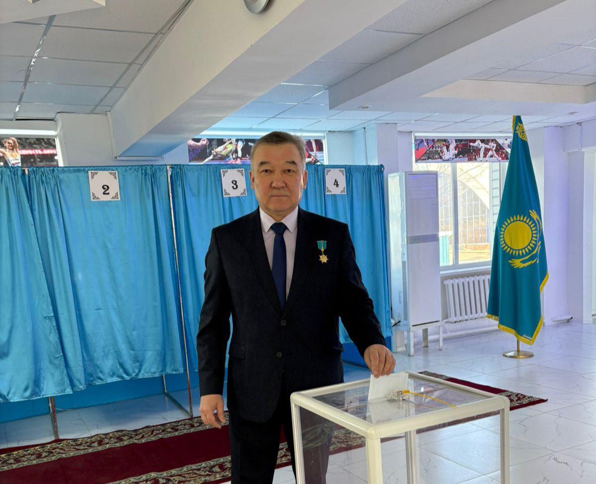 قازاقستاننىڭ ەڭبەك ەرى تۇرسىنبەك ماقىشەۆ داۋىس بەردى