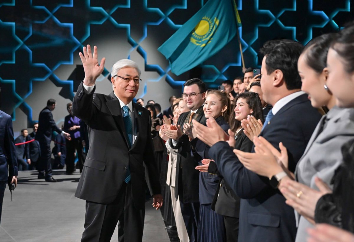 مەملەكەت باسشىسىنا رەسپۋبليكالىق رەفەرەندۋم ناتيجەسىنە وراي قۇتتىقتاۋ جەدەلحاتتارى كەلىپ ءتۇستى