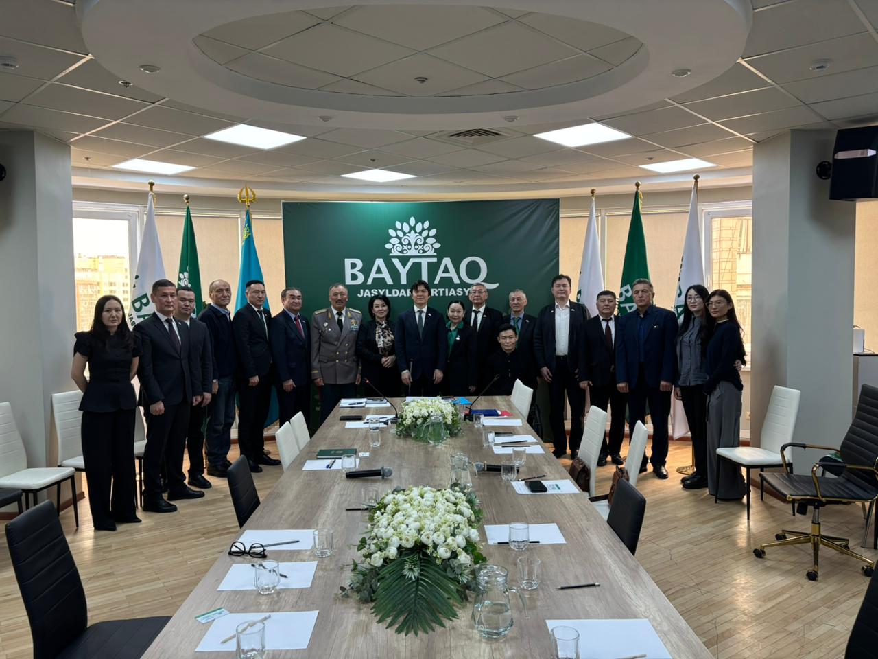 «بايتاق» پارتياسىنىڭ توراعاسى: كونستيتۋتسيا ەلىمىزدىڭ دامۋىنا بەرىك قۇقىقتىق ىرگەتاس قالادى