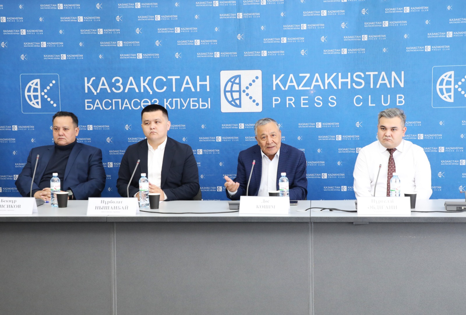 «حالىق ءۇنى»: ۋچاسكەلەردەگى داۋىس بەرۋ بارىسى ورتالىق كوميسسيانىڭ دەرەكتەرىنە ساي كەلەدى