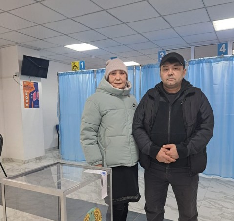 چەمپيوننىڭ اتا-اناسى ورنىقتىلىقتى قولدايدى