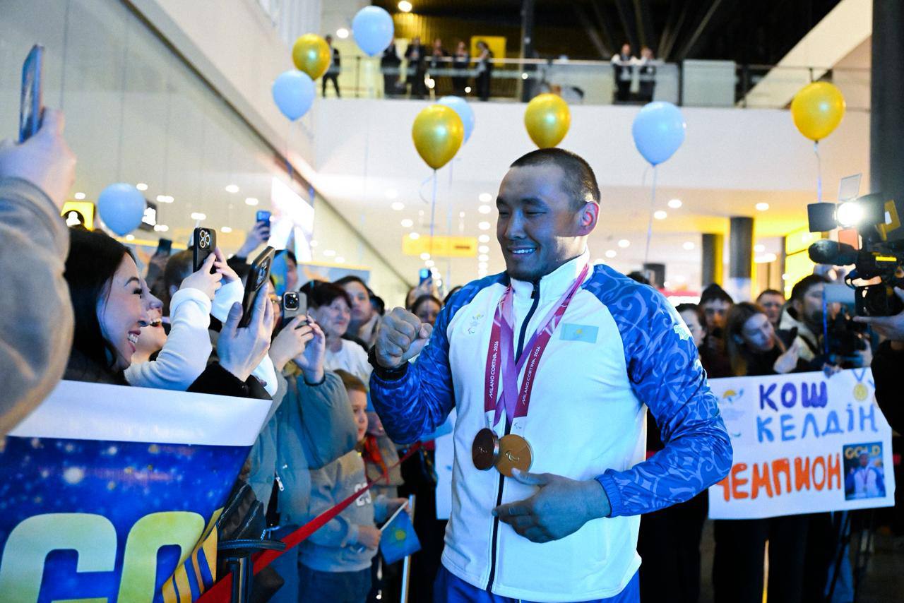 جانكۇيەرلەر ەربول حاميتوۆتى اۋەجايدا سالتاناتتى تۇردە قارسى الدى