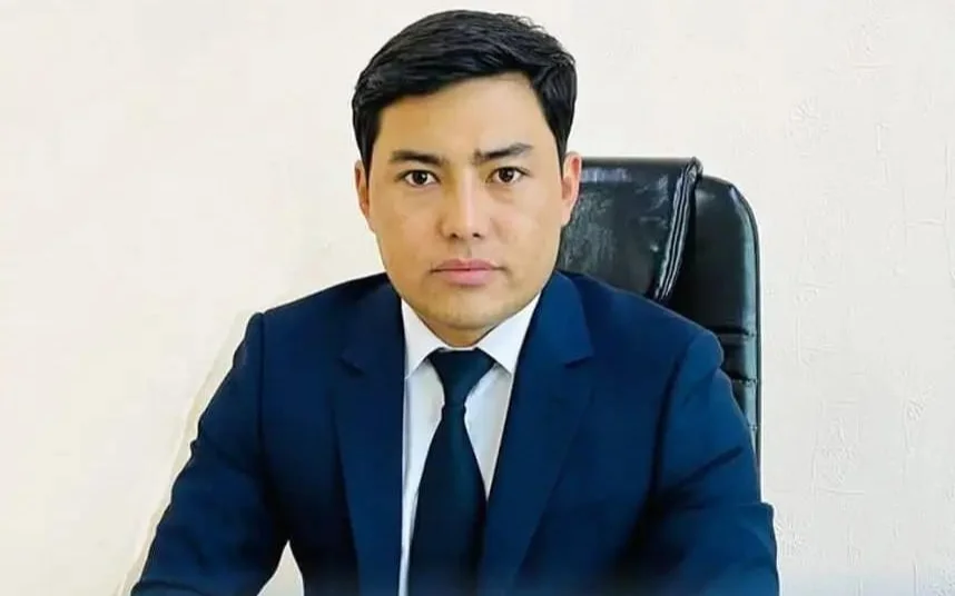 شىمكەنتتە اۋدان اكىمى ەر ادامدى سوققىعا جىقتى: تارتىپتىك ءىس قوزعالدى