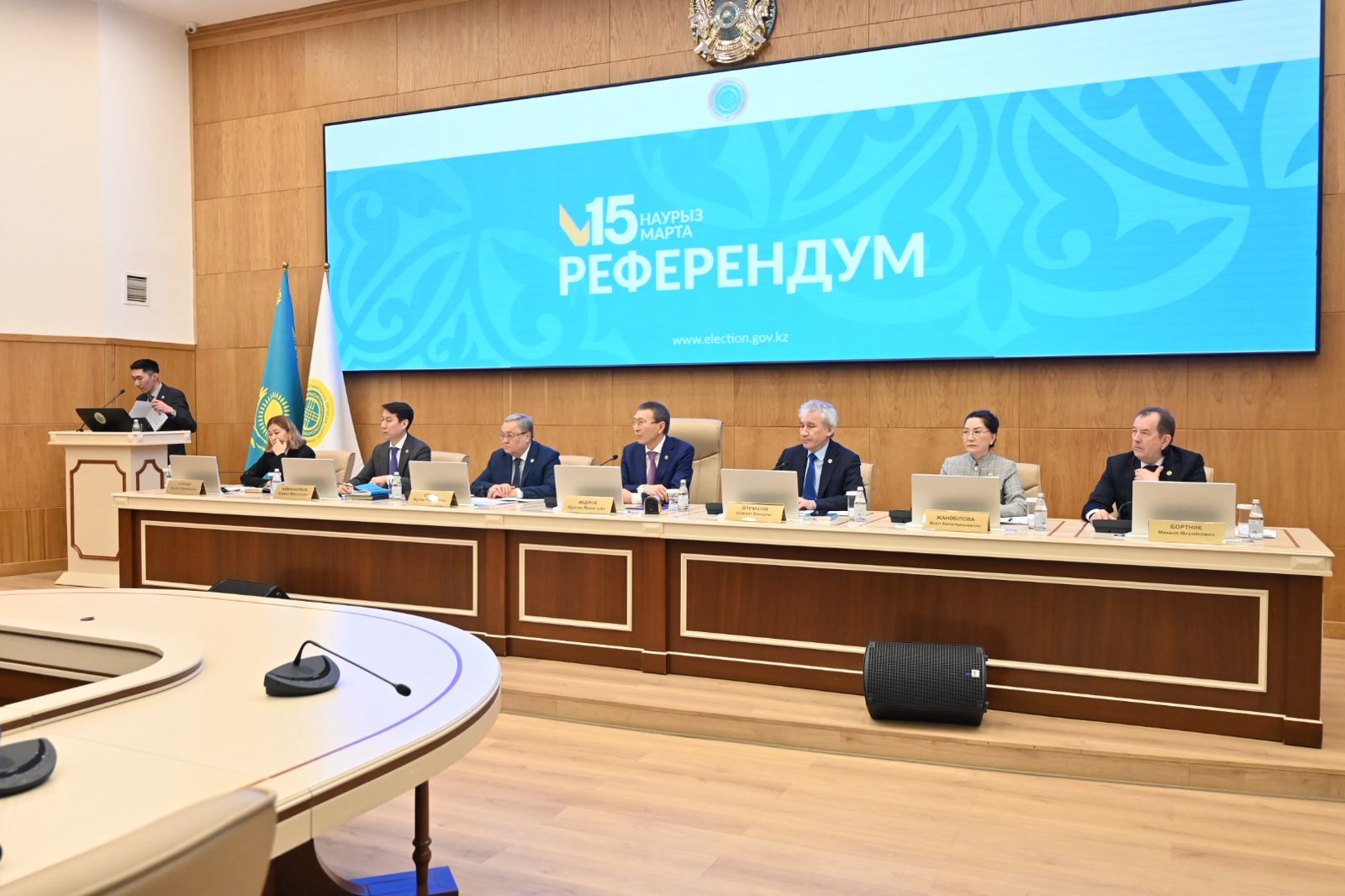 ەل ازاماتتارىنىڭ 87,1 پايىزى جاڭا كونستيتۋتسيانى قولدادى