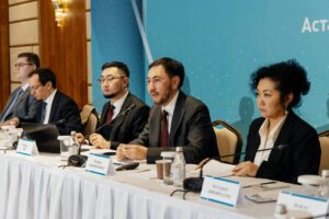 ساراپشىلار كونستيتۋتسيالىق رەفورما مەن قازاقستاننىڭ كەلەشەگىن تالقىلادى