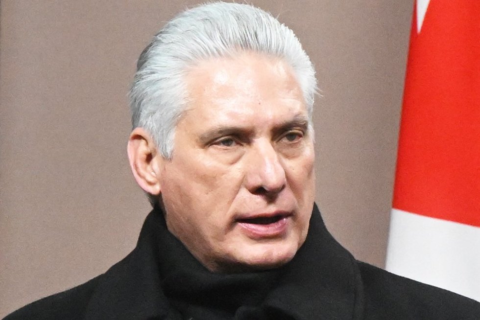 كۋبا پرەزيدەنتى ترامپپەن سوعىسۋعا دايىن ەكەنىن مالىمدەدى