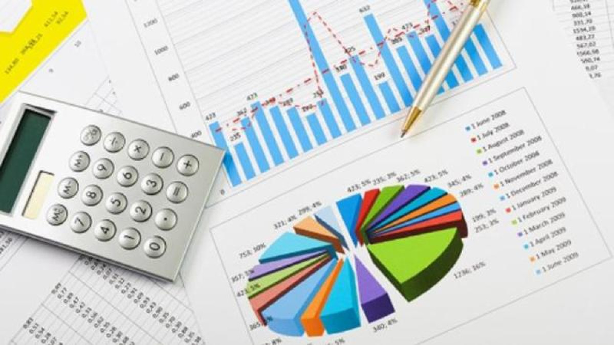 ينۆەستوردى سەرگەلدەڭگە تۇسىرگەن كىم؟