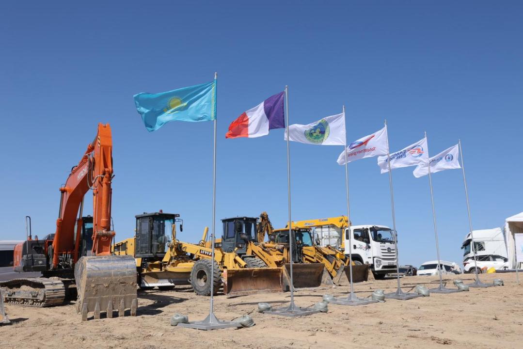 جامبىلدا وبلىسىندا ەڭ ءىرى جەس سالىنىپ جاتىر 