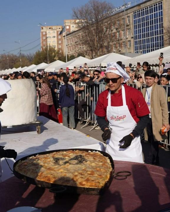 «DamDastour»: شەتەلدىك اسپازدار شىمكەنت تۇرعىندارىنا ەرەكشە ءدام ۇسىنادى