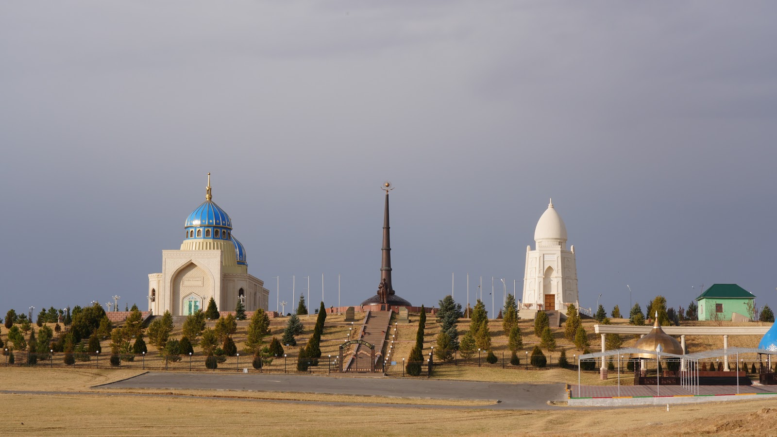 پرەزيدەنت تۇركىستان وبلىسىنىڭ دامۋ قارقىنىن جوعارى باعالادى