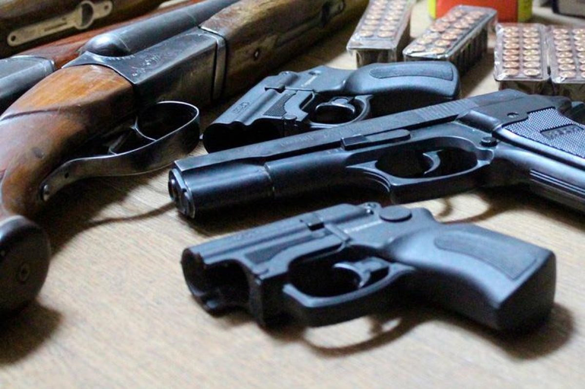 الماتىدا كاسىپكەرلەرگە قىسىم كورسەتپەك بولعان قارۋلانعان توپ ۇستالدى