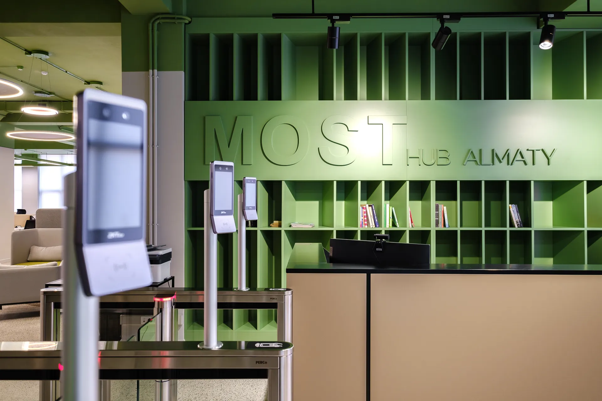 الماتى كرەمني القابىنا اينالا ما؟