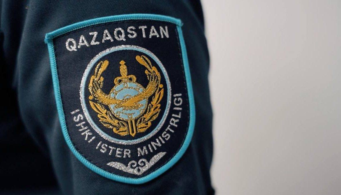 اقمولا وبلىسىندا جالعان قۇجات جاساماق بولعان كۇدىكتى ۇستالدى