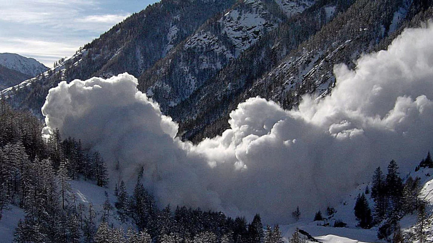 قازاقستاننىڭ التى وڭىرىندە قار كوشكىنى قاۋپى ساقتالىپ تۇر