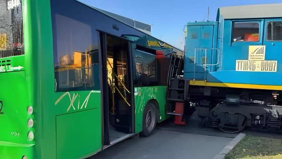 الماتى وبلىسىندا پويىز بەن اۆتوبۋس سوقتىعىستى, زارداپ شەككەندەر بار