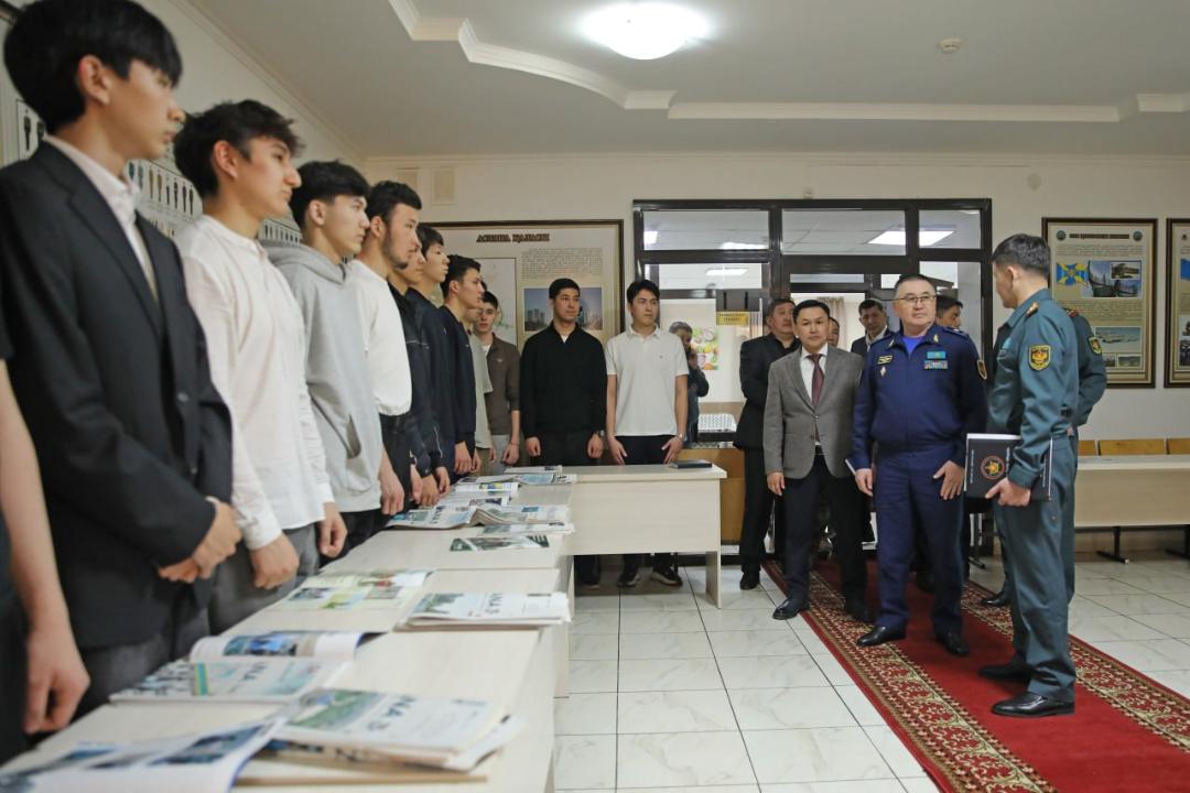 «Smart-ۆوەنكومات» جانە «e-مەدوسموتر»: اسكەرگە شاقىرىلۋشىلار تسيفرلىق جۇيە ارقىلى ىرىكتەلەدى