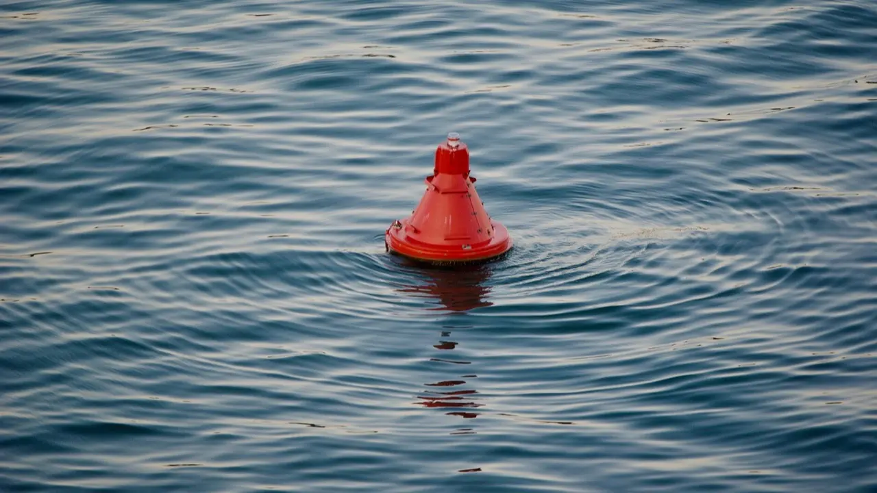 ايەلىن سۋعا باتىرىپ ولتىرگەن پاۆلودار تۇرعىنى 15 جىلعا سوتتالدى