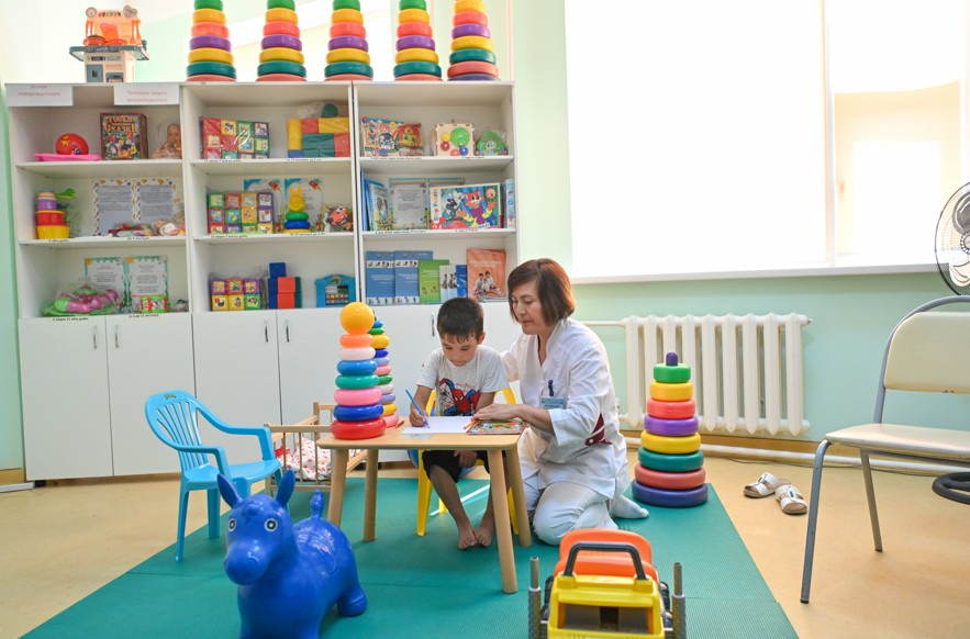 لوگوپەد تاپپاعان اتا-انا, مامانعا ءزارۋ مەكتەپ