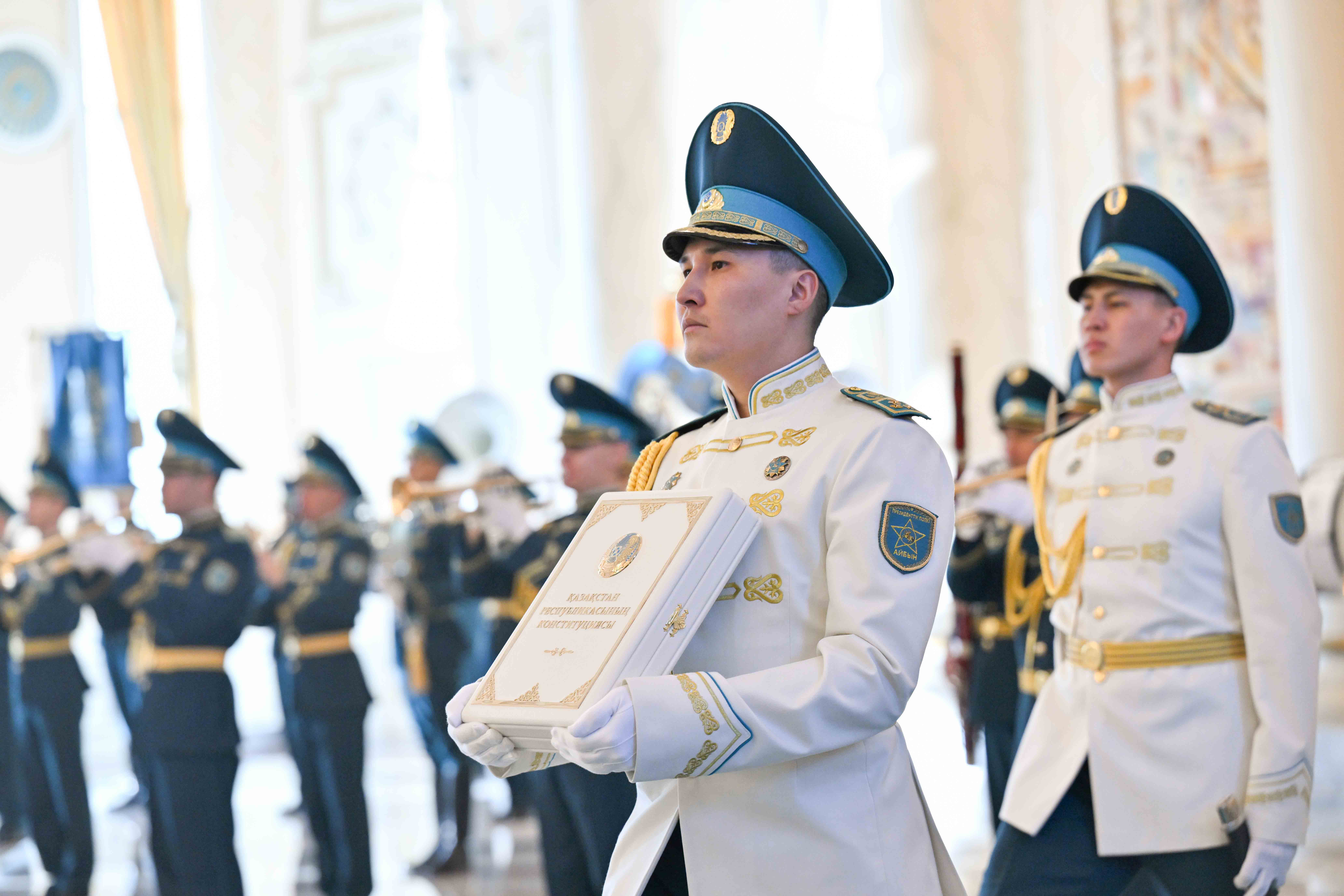 ادام كاپيتالى – كونستيتۋتسيالىق جاڭارۋ وزەگى