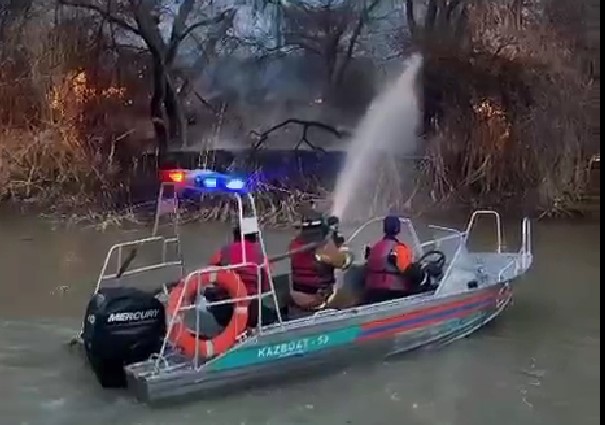 قىزىلوردادا قۇرعاق ءشوپ ورتەندى: ۇيلەر مەن عيماراتتارعا قاۋىپ ءتونىپ تۇر