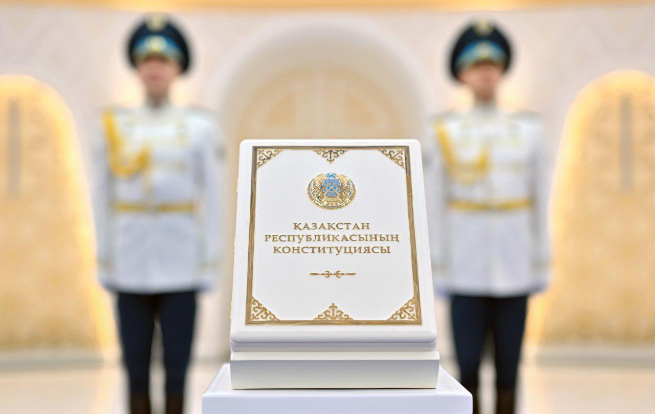 سەنات توراعاسى: جاڭا كونستيتۋتسيا – ءداۋىردىڭ سىرتقى سىن-قاتەرلەرىنە بەرىلگەن جاۋاپ