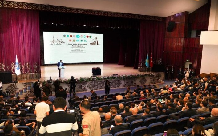 سيمپوزيۋم قاتىسۋشىلارىنا قۇتتىقتاۋ جولدادى