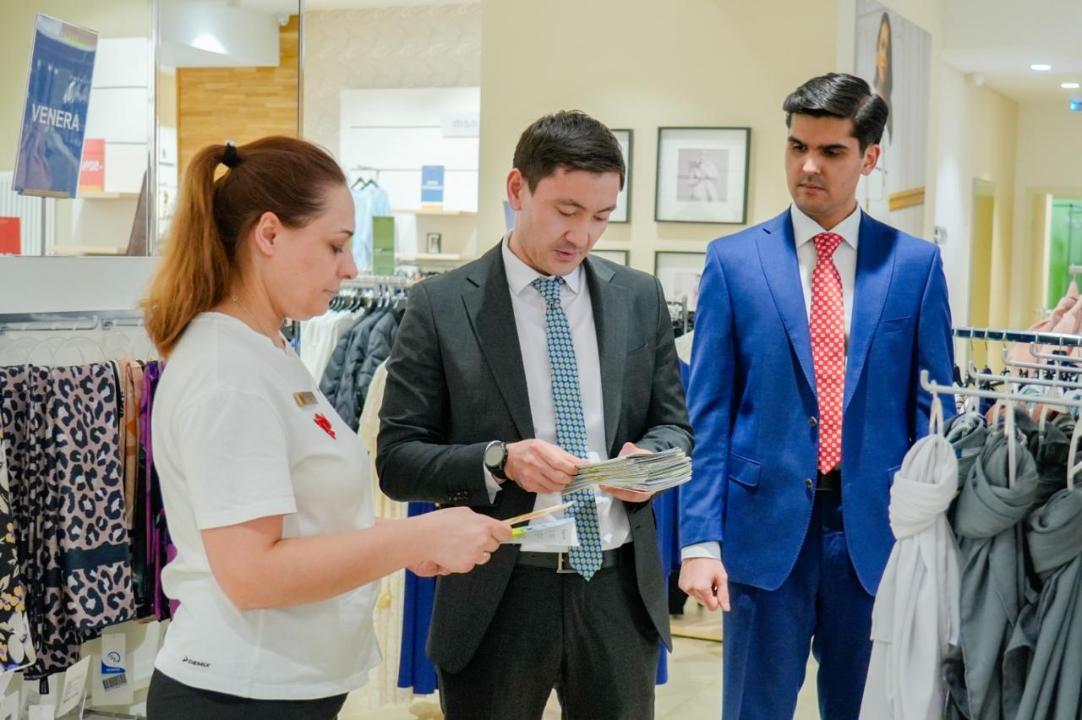 «تازا قازاقستان»: ەلوردالىق كاسىپكەرلەرگە تازالىقتى ساقتاۋ جونىندە چەك-پاراقشالار تاراتىلدى