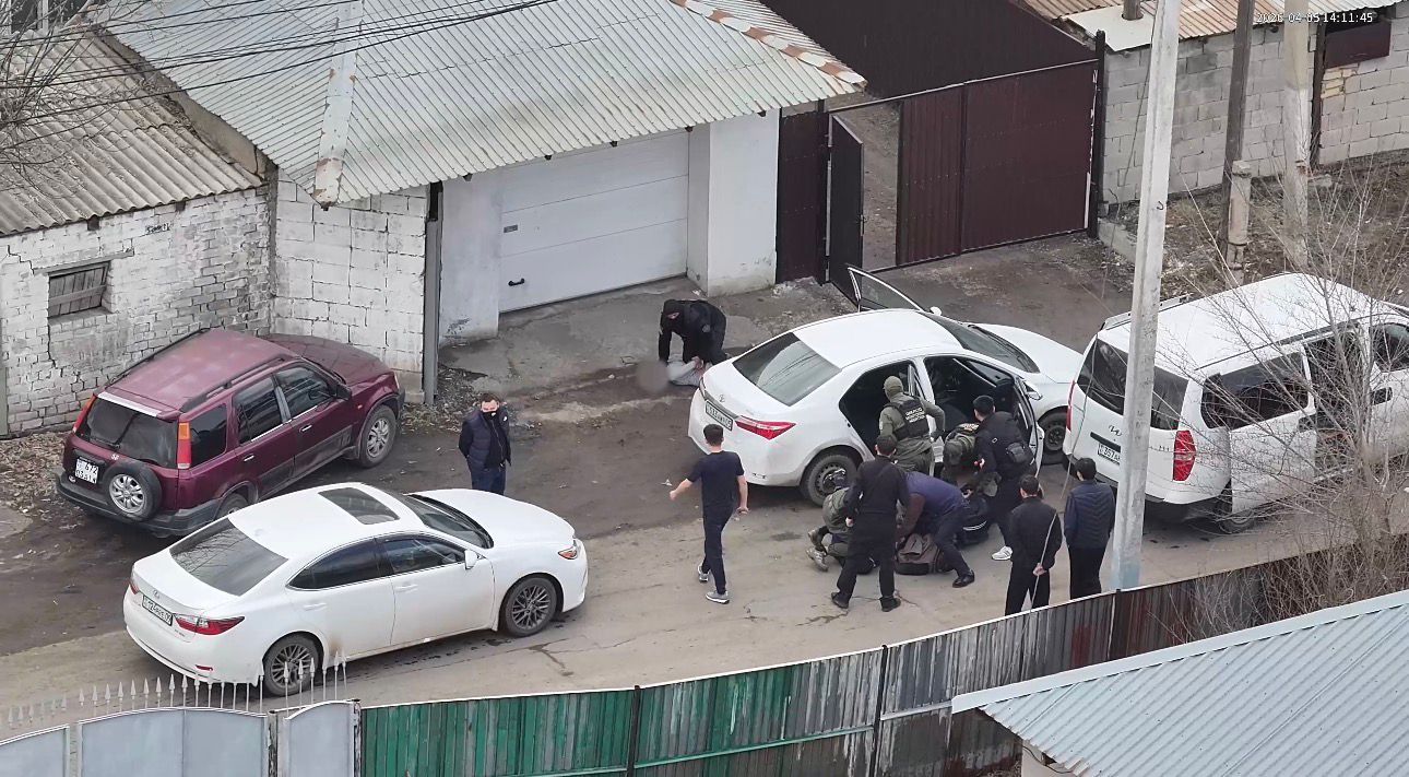 بانكتەر مەن بايلانىس وپەراتورلارىنىڭ اتىنان جالعان حابارلامالار جىبەرگەن الاياقتار ۇستالدى