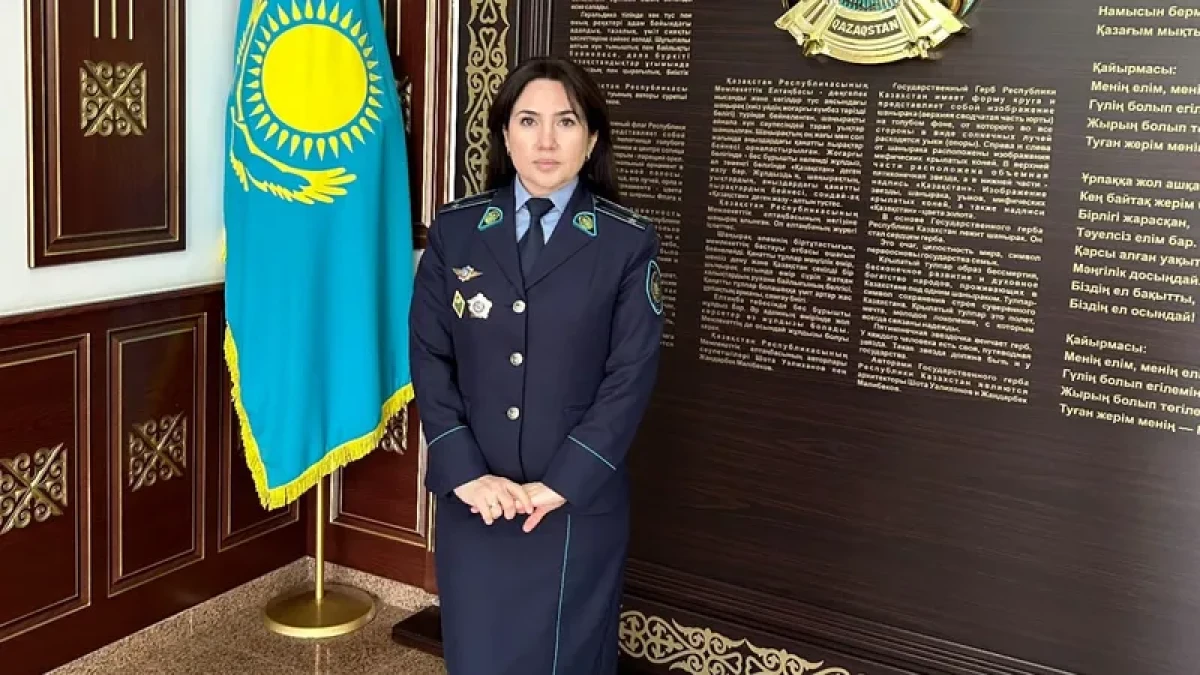 «قازاقتىڭ مونيكا بەللۋچچيى» اتانعان پوليتسەي زەينەتكە شىقتى