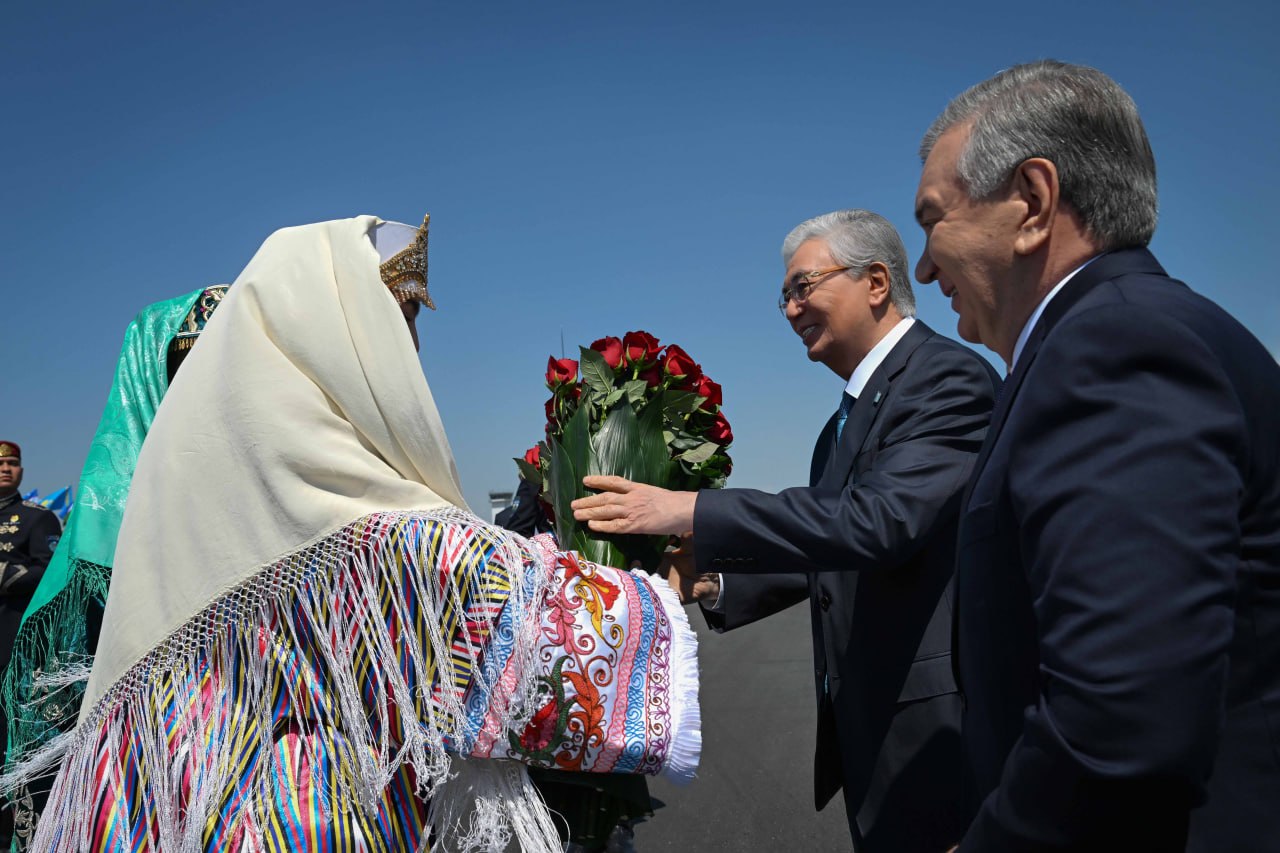 مەملەكەت باسشىسى قاسىم-جومارت توقاەۆ وزبەكستانعا جۇمىس ساپارىمەن باردى