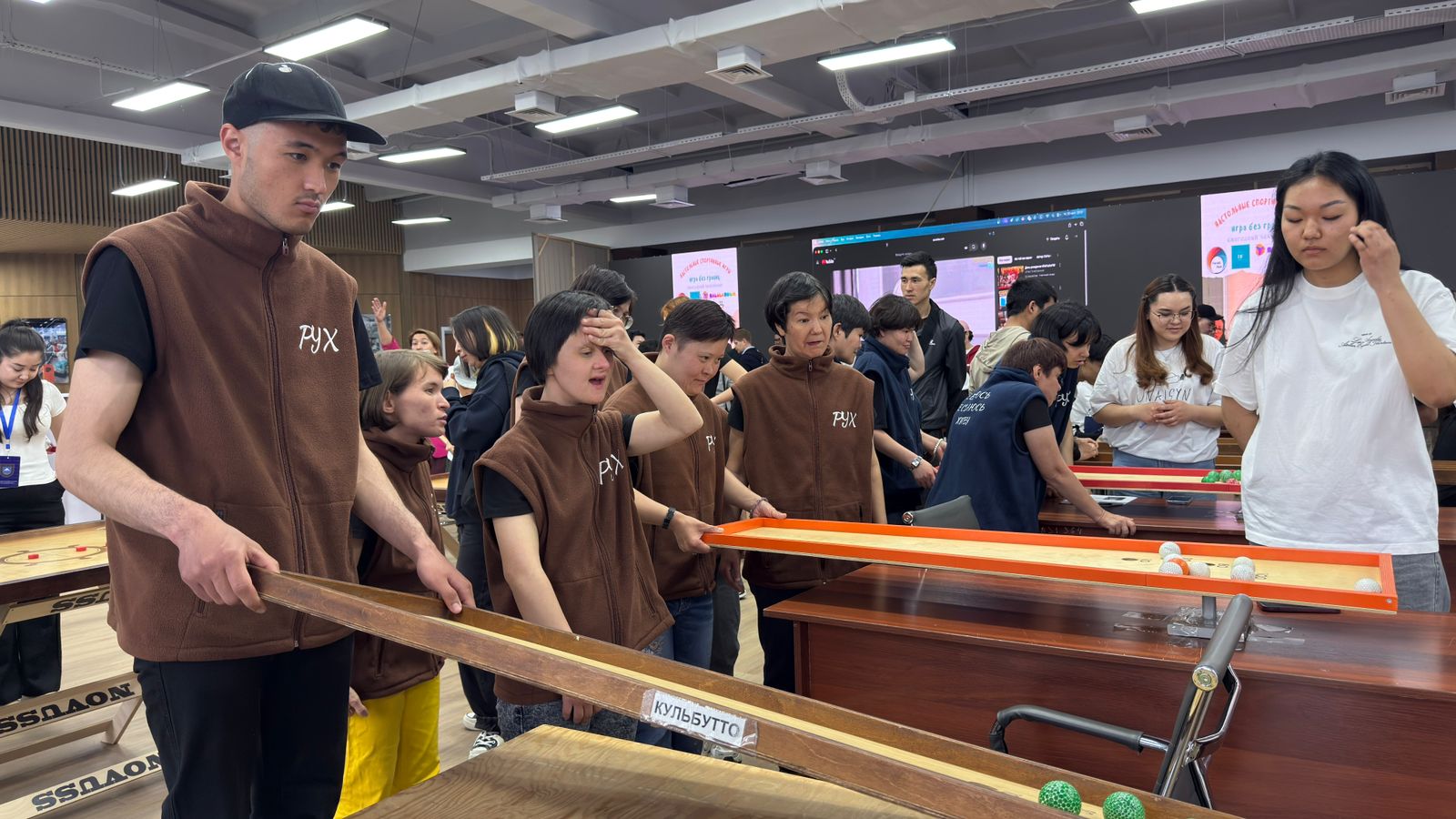 قازۇۋ-دا ۇستەل ءۇستى سپورتتىق ويىندارىنان چەمپيونات ءوتتى