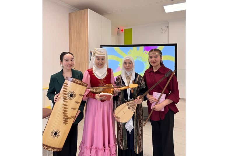 ب. احانقىزى