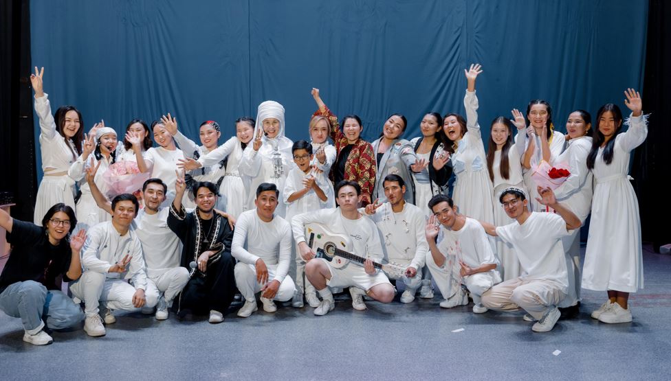 ب. احانقىزى