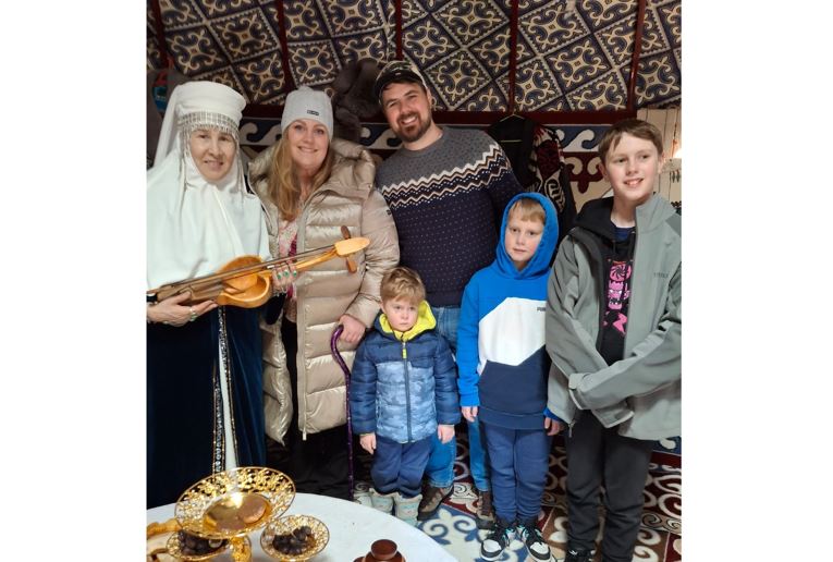 ب. احانقىزى