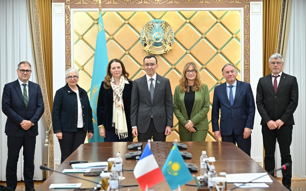 پارلامەنتارالىق ارىپتەستىكتى نىعايتۋعا مۇددەلى