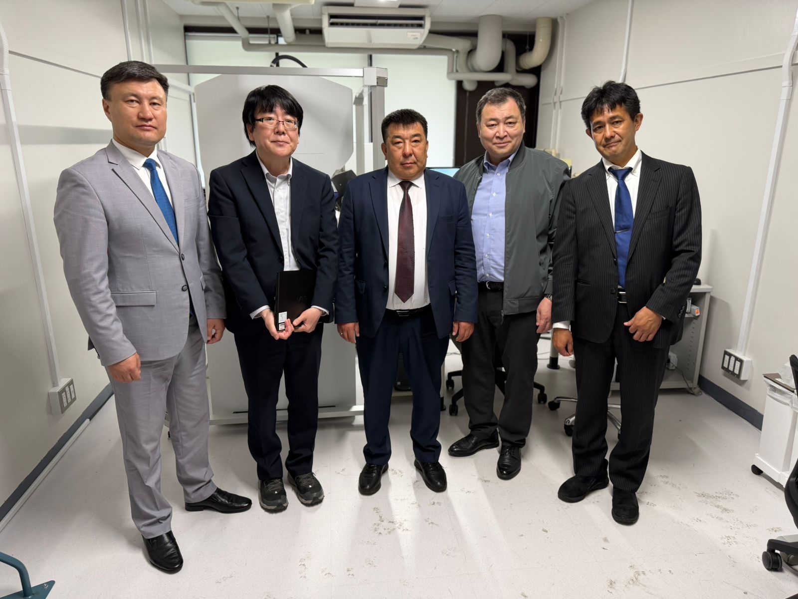 عىلىمعا سەرپىن: ەۇۋ جاپونيامەن بايلانىسىن نىعايتتى