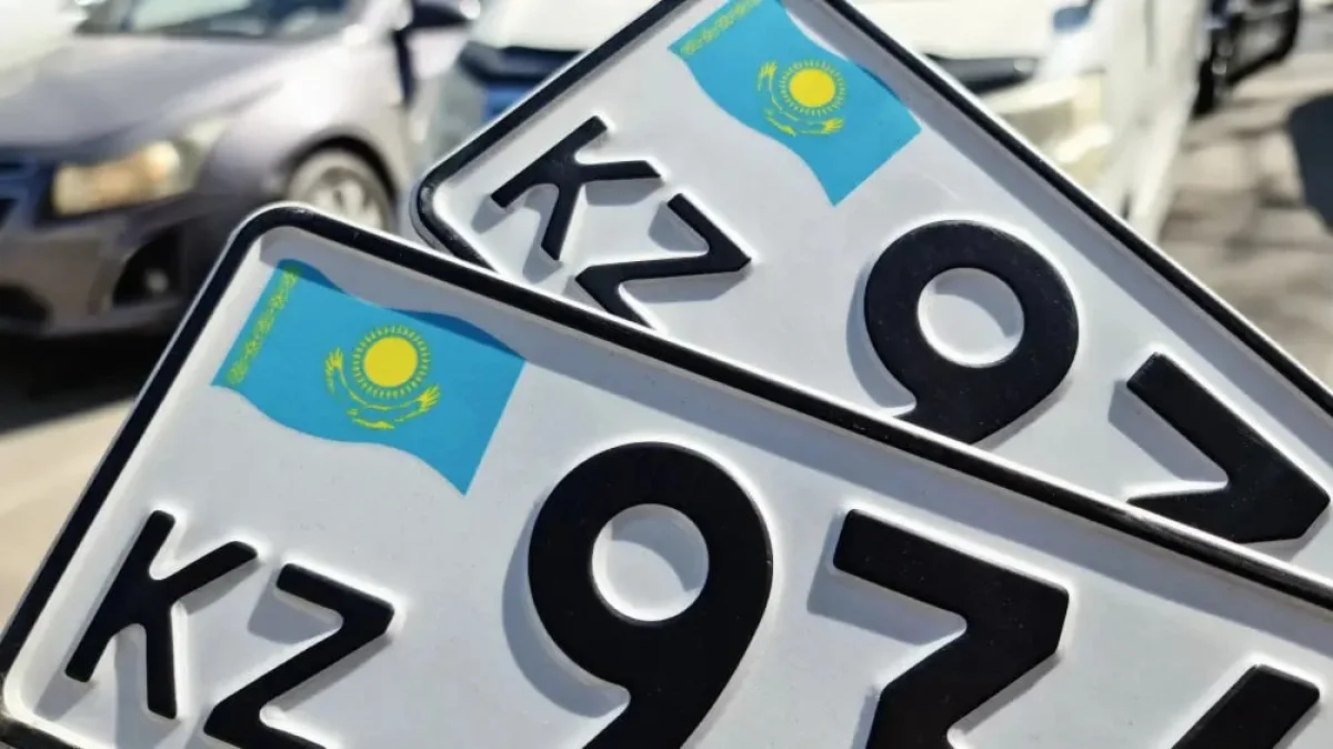 ورالدا كولىگىنە قاعازدان جاسالعان جالعان ءنومىر تاققان جۇرگىزۋشى جاۋاپقا تارتىلدى