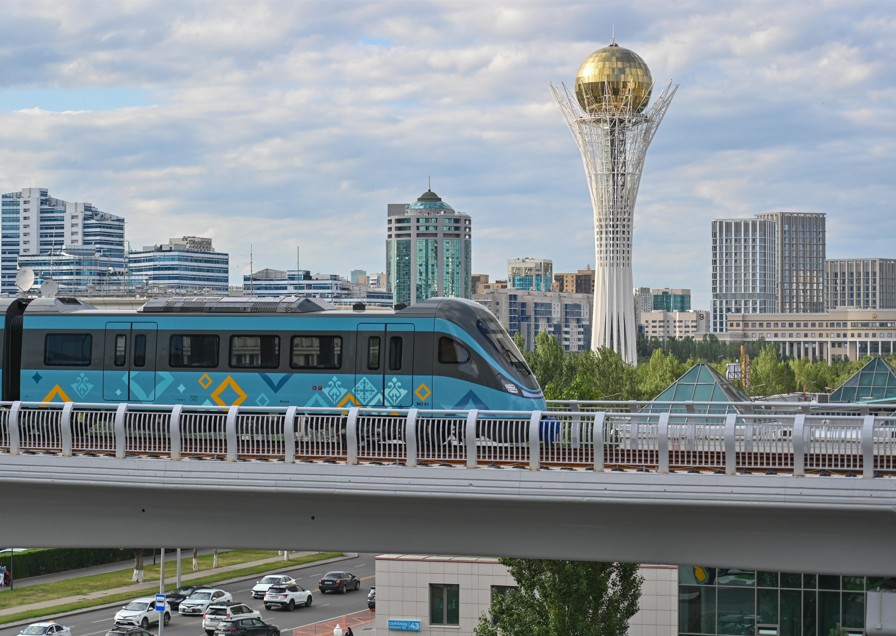 ەل كۇتكەن LRT