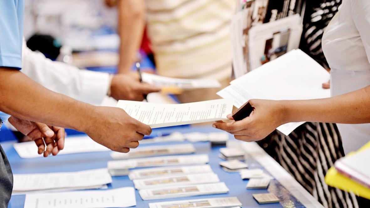 جۇمىسسىزدارعا كومەك: ەڭبەك مينيسترلىگى وسال توپتارعا قولداۋدى كۇشەيتەدى