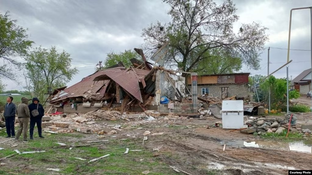 الماتى وبلىسى ماڭىندا جەكە ۇيدە گاز جارىلىپ, 4 ادام زارداپ شەكتى