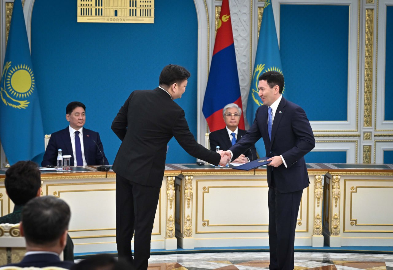 قازاقستان مەن موڭعوليا اراسىندا 13 قۇجاتقا قول قويىلدى