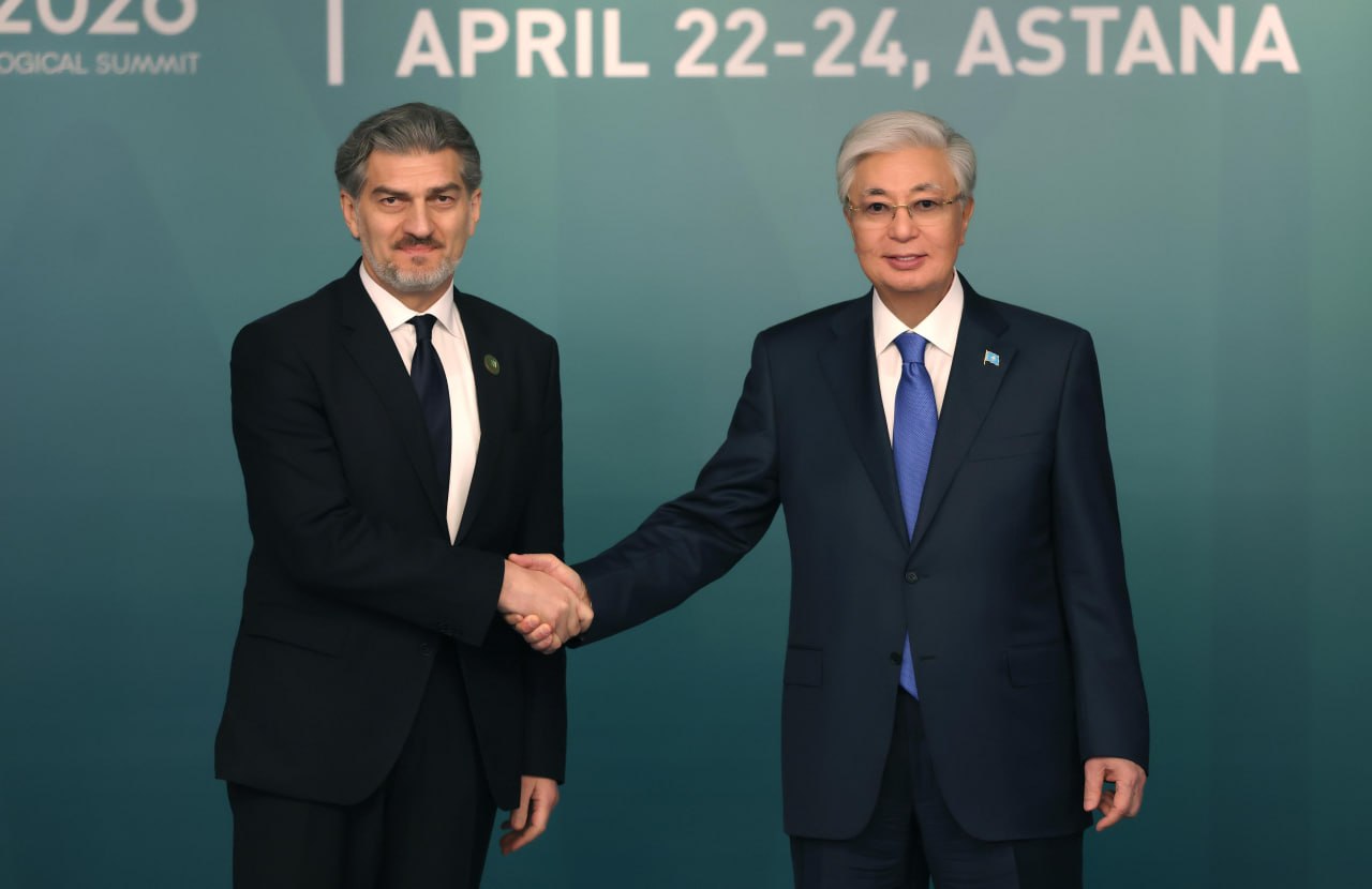 مەملەكەت باسشىسى گرۋزيا پرەزيدەنتىمەن كەزدەسۋ وتكىزدى