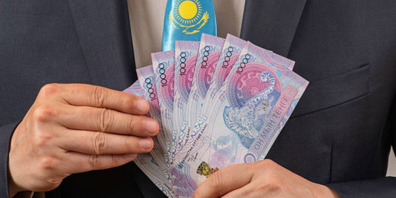 ەڭبەك مينيسترلىگى ورتاشا جالاقىنى ەسەپتەۋ ەرەجەلەرىن وزگەرتۋدى ۇسىندى