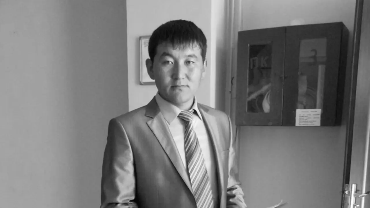 اقىن سەرىكباي ءابىلماجىن دۇنيەدەن ءوتتى