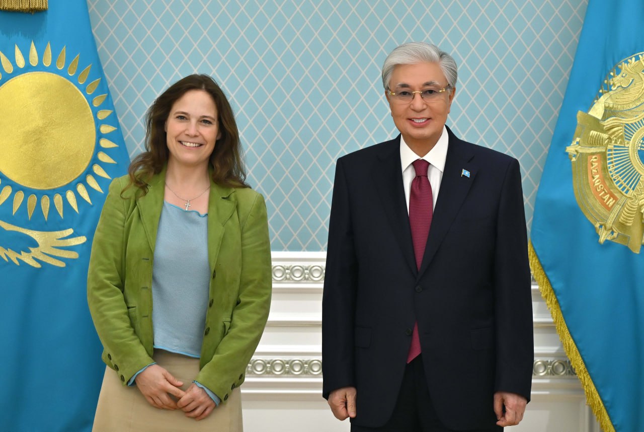 مەملەكەت باسشىسى گەرمانيا ەكونوميكاسى شىعىس كوميتەتىنىڭ باسقارما توراعاسىن قابىلدادى